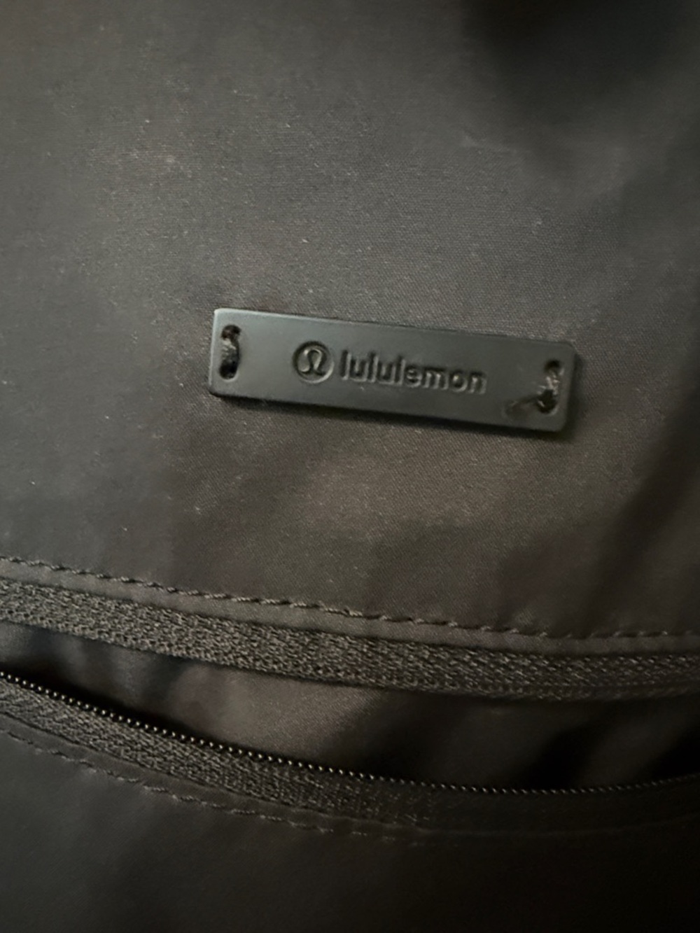 lululemon athletica Black Sling Tote with Mesh Pocket. This bag is reversible!! - Picture 2 of 10